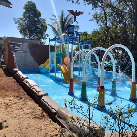 Aldeia Do Lago Caldas Novas Lindo Apt Com Cozinha Mobilia Nova Pode Levar Bebidas Na Area Das Piscinas Ngoại thất bức ảnh